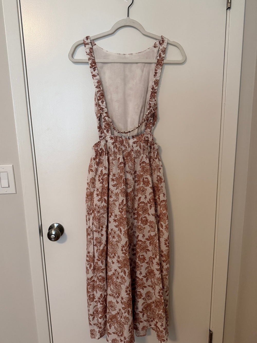 Petal & Pup - Esther Floral Sleeveless Midi Dress with Open Back - Picture 4 of 5